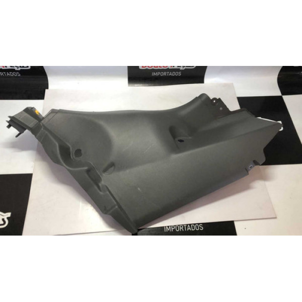 Acabamento Coluna Inferior Traseira Direita Fiat Linea 2009