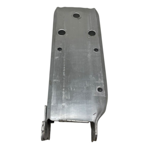 Suporte Alma Parachoque Dianteiro Direito Bmw 120i 2013 2015