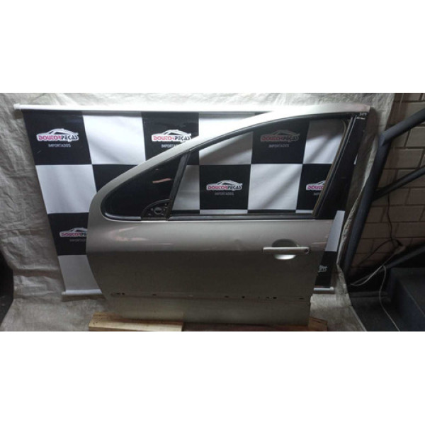 Porta Dianteira Esquerda Peugeot 307 06/12 Detalhe Dianteira Esquerdo