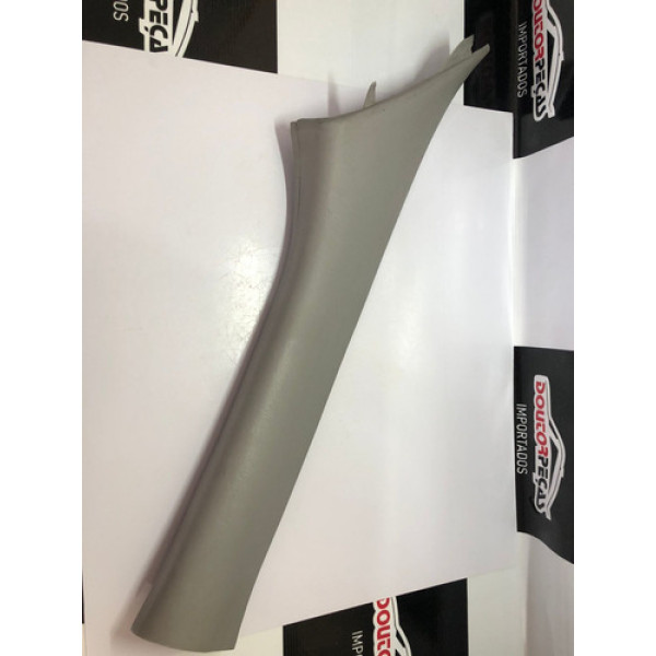 Moldura Da Coluna Dianteira Direita Tucson 2010