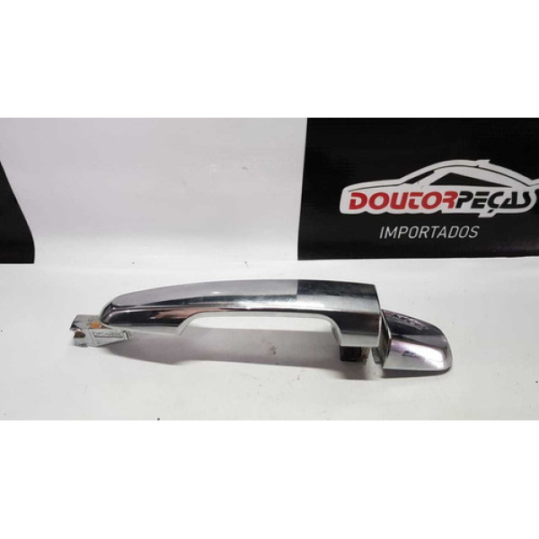 Maçaneta Traseira Esquerda L200 08/10 Traseira