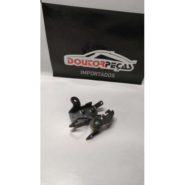 Trava  Inferior Fechadura Do Capo Nissan Versa 2020