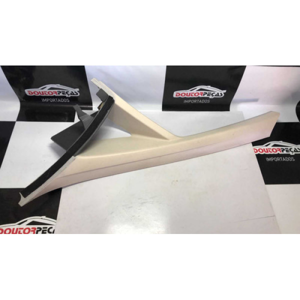 Coluna Moldura Esquerda Fiat Linea 2009